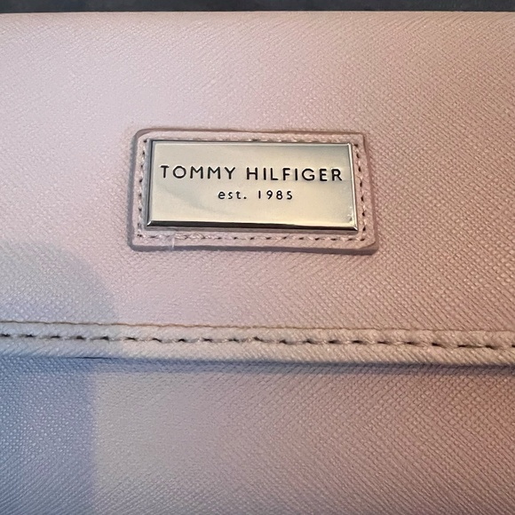Tommy Hilfiger Trifold Wallet for Women - Pink Blush - Picture 3 of 10
